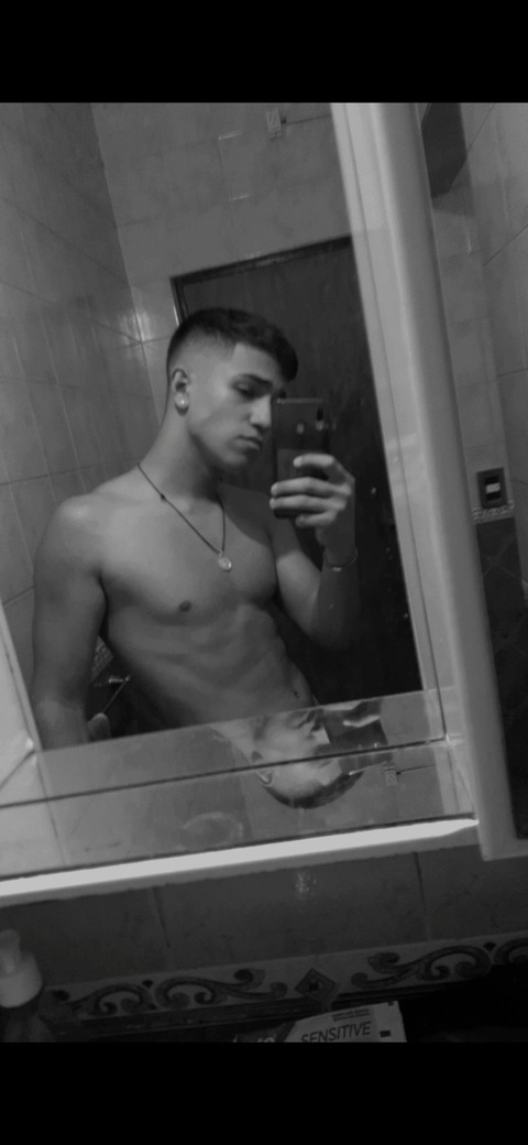 agusss23 onlyfans leaked picture 1