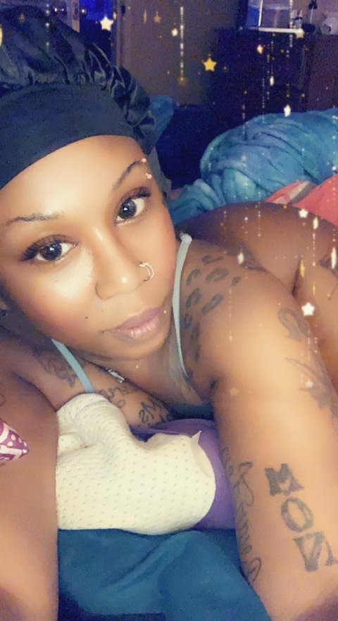 baddielucy504 onlyfans leaked picture 1