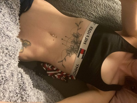 happydolly1991 onlyfans leaked picture 1