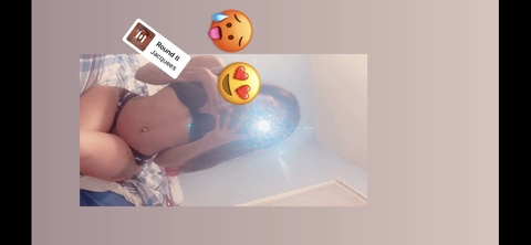 kellyb22 onlyfans leaked picture 1