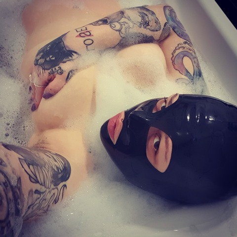 miidniightqueen onlyfans leaked picture 1