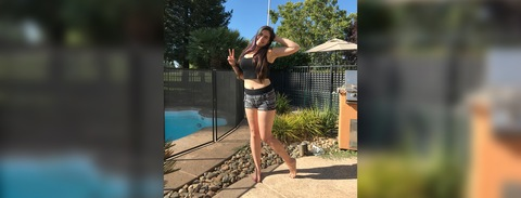 nevermind_natalie onlyfans leaked picture 1