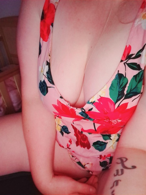 prettymamma1997 onlyfans leaked picture 1