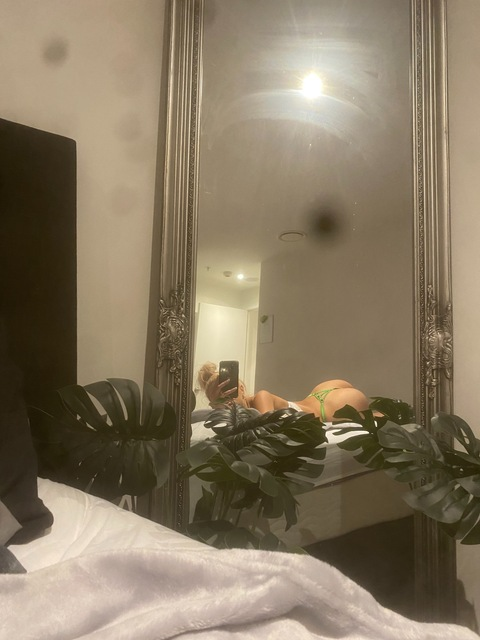 princessniya onlyfans leaked picture 1