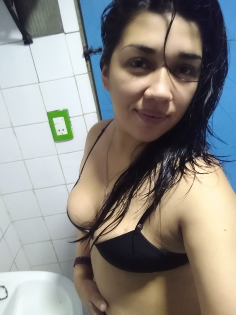 sexylatina22 onlyfans leaked picture 1