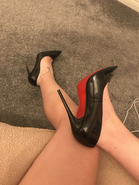 Header of shoegoddesskay