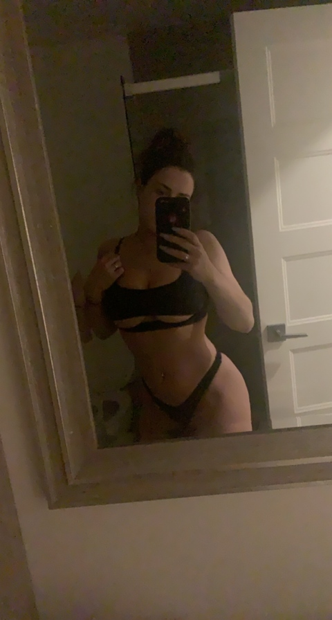 travelingfunds onlyfans leaked picture 1