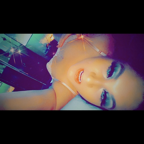 vikki_baby onlyfans leaked picture 1